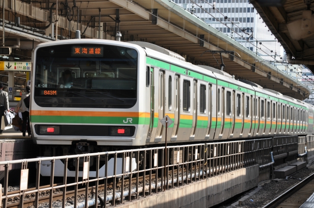 東海道線E233系