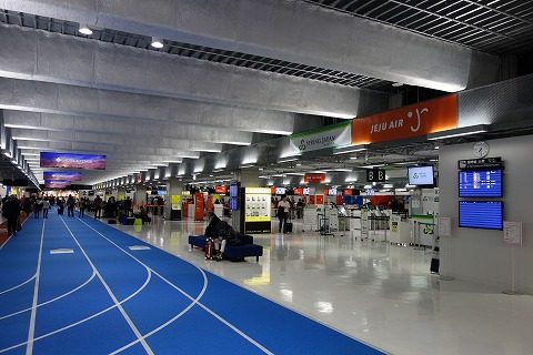 成田空港の国内線利用者数が関西空港を抜く Lccターミナル 整備で旅客が増加 15年度で6万人に タビリス