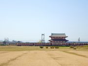 近鉄奈良線と朱雀門