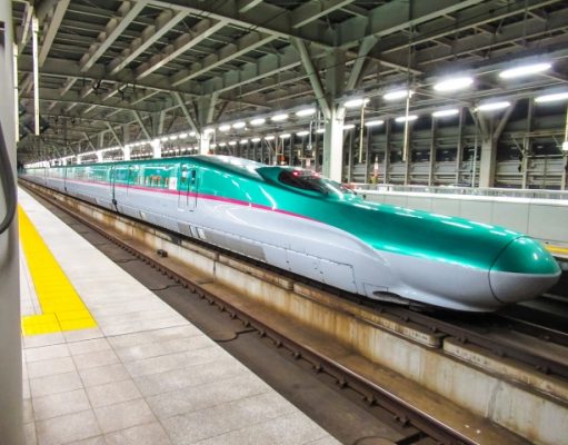 東北・上越新幹線で終電を一部繰り上げ。2026年春ダイヤ改正、保守時間を確保 E5系