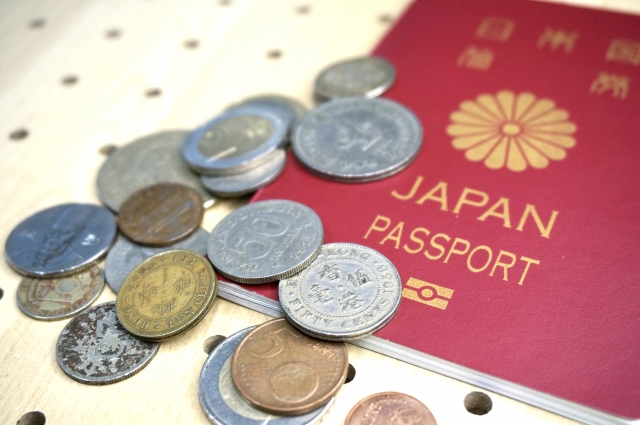 パスポートと海外コイン