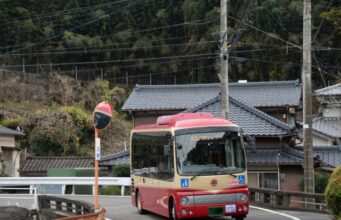 佐賀県太良町を走る祐徳バス