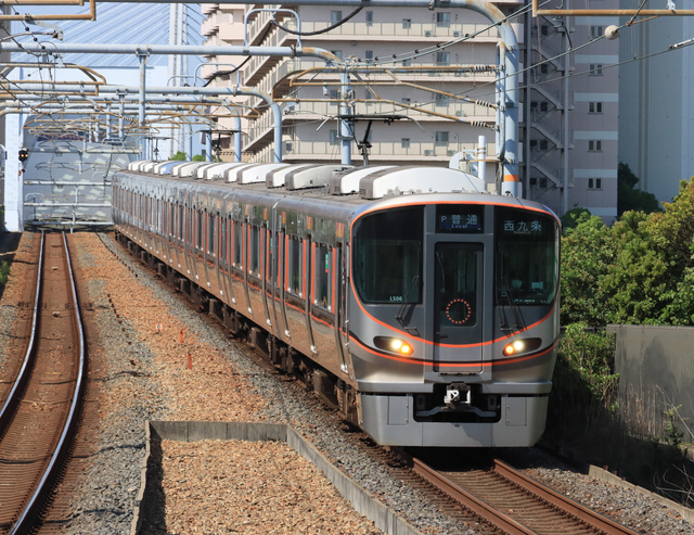 桜島線323系