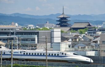 京都新幹線五重塔