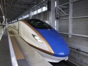北陸新幹線上越妙高駅E7系