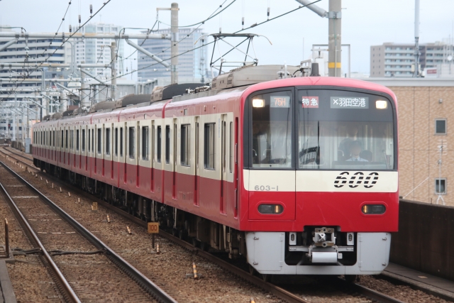 京急600系羽田空港行き