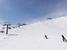 スキーリフト券「1万円の壁」突破へ。全国主要スキー場価格調査2026 八方尾根スキー場