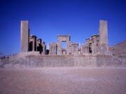 ユーラシア陸路横断旅行が困難に。イラン全土に渡航中止勧告 イランペルセポリス