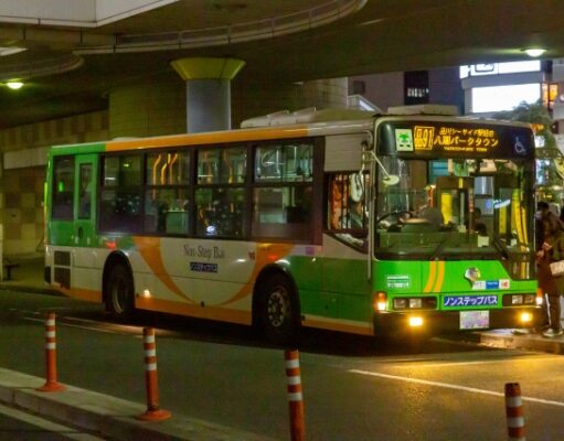 都営バス、深夜と土休日の運行縮小。4月以降、運転士不足が深刻で 都営バス