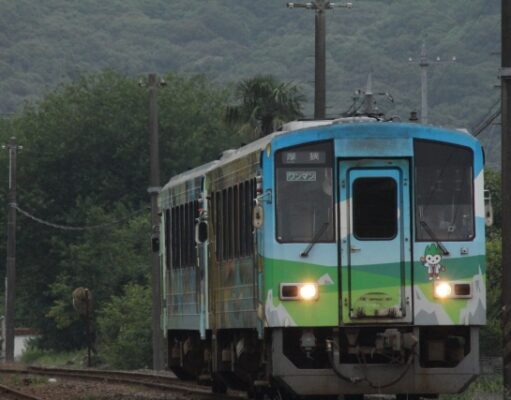 「専用道なきBRT」の意味を考える。美祢線方針、路線バスと違うのか 美祢線