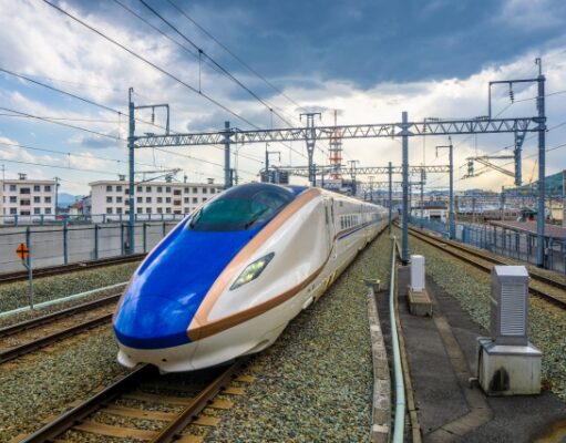 長野駅北陸新幹線E7系