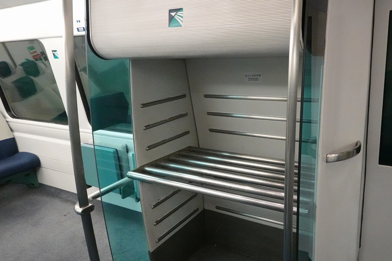 香港エアポートエクスプレス荷物置場