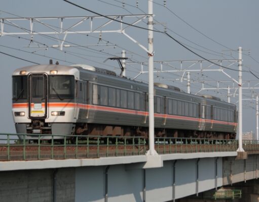 373系