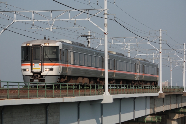 373系
