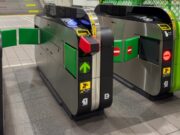 駅の改札口
